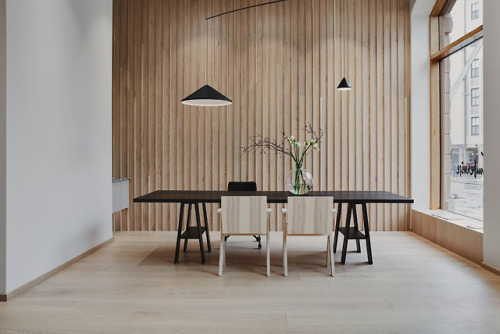 leibal:Timberwise Showroom is a minimalist space located in Helsinki, Finland, designed by Studio Jo