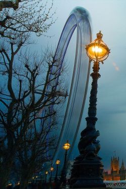 bluepueblo:  Dusk, London Eye, England photo