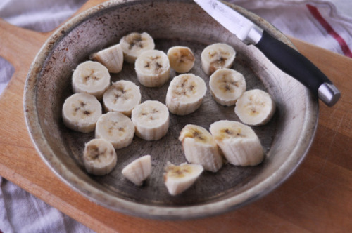 healthyreality:  flyhealthy:  s-taymotivated:  THIS SHIT IS BANANA’S - B.A.N.A.N.A’S  BANANA ICE-CREAM SCREAM CAUSE IT’S HEALTHY!  ALL HAIL THE HEALTHY BANANA ICE-CREAM QUEEN! Ingredients:  Frozen bananas (1 banana makes ½ a cup of ice-cream!