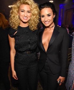 demiworldtour-news:  ddlovato: This girl @torikelly is SO TALENTED and SO sweet 💗💗💗 You killed it Tori!! #WomenInMusic  