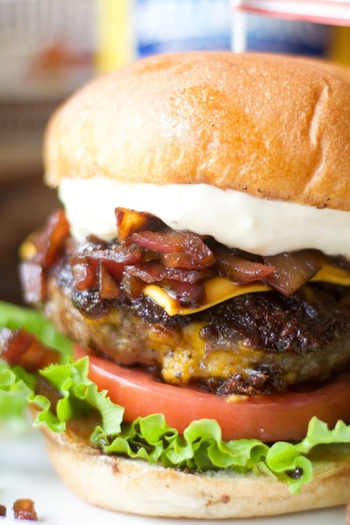 daily-deliciousness:Bacon cheddar cheeseburger with onion jam and garlic aioli 