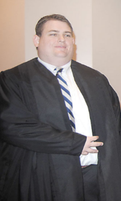 Gogomrbrown:    Judge Dismisses Case Of Cop Molesting 3 Year Old Child     This Man