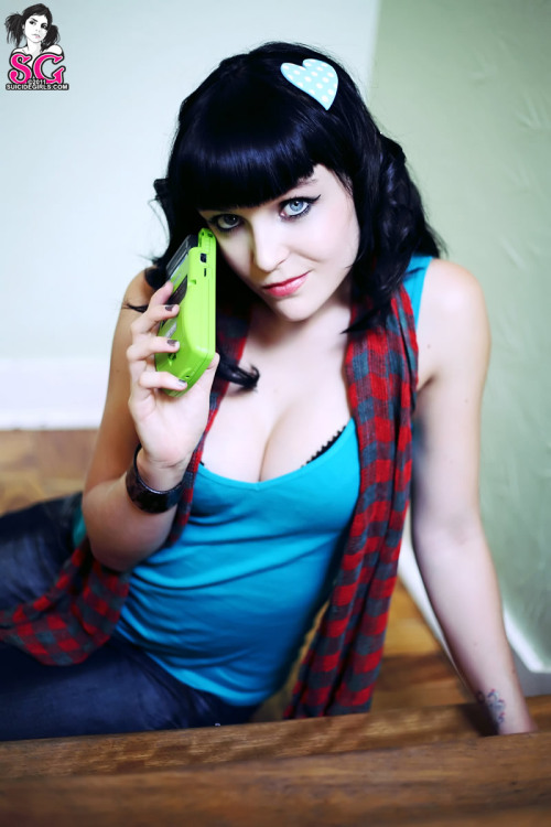 suicidegirls-southafrica:  Lunar Suicide  Photographer: Talamia For more South African SuicideGirls You love these Hopeful Suicide Girls ? help them to become “PINK” on the SG website ;) 