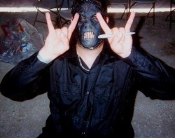 ink-metal-art:  Pic i took of Paul Gray at KC ozzfest 2004