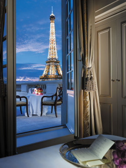 coiour-my-world:Hotel Le Shangri-La (París). 
