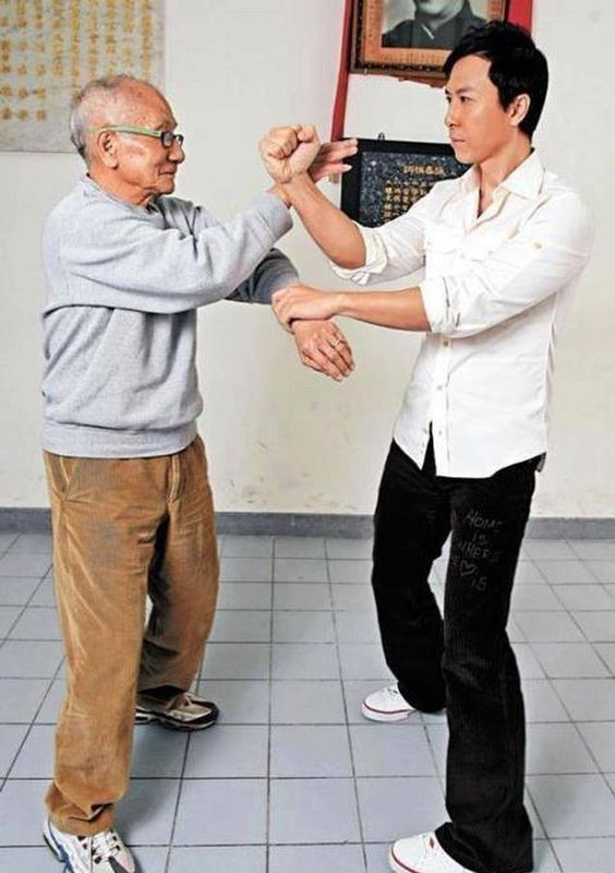 guts-and-uppercuts:  Donnie Yen and Ip Man’s real life son, Ip Chun. 