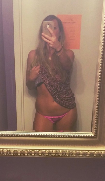 sarahxoxoblog:  Finally, I’m back!! and getting wetter by the second ;)