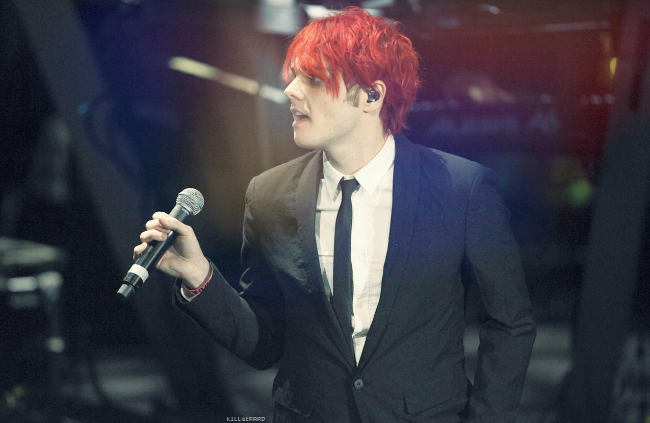 killgerard:  [5/30] photos of gerard way 