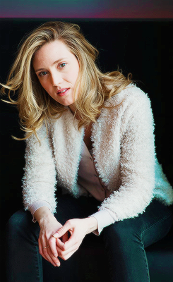 clonesbians:  evelyne   her white fluffy coat 