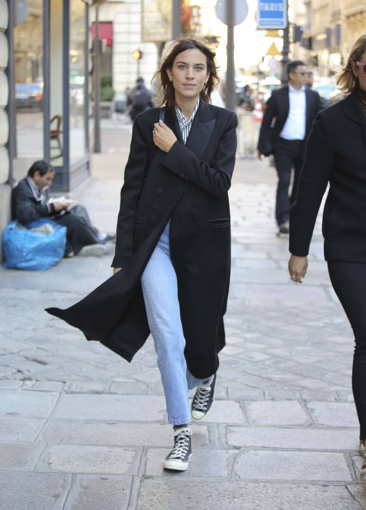 Havanemone Falde sammen prangende Alexa Chung Inspiration — Alexa Chung out for shopping in Paris, France |...