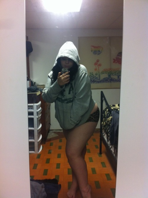 bettyrumble:  Boyfriend sweater: In love with my legs, thighs, ass, everything tonight.