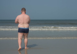 joshthebullpup:  beach day collecting water samples for micro bio. had to break out the swimsuits, though it was kind of odd that people stared as i took pictures of myself on the beach, let alone taking water from the ocean and putting it in bags