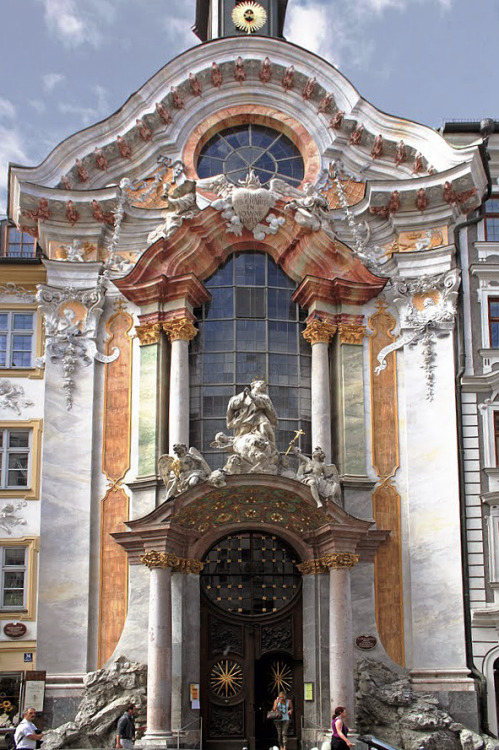 SPÄTBAROCK IN SÜDDEUTSCHLAND I
KLEIN ABER FEIN: ST JOHN NEPOMUK (ASAMKIRCHE), 1733 - 1746, MUNICH.
Cosmas Damian and Egid Quirin Asam were born in Mannheim in 1686 and 1692. Their father, the fresco painter Hans Georg Asam, determined that both sons...