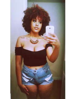 2squeeze-thankyouplease:  Okay. So I’d like to dedicate this post to an amazing woman here. She’s literally been my inspiration since I first hung out with her. Her name is Bana and she’s Eritrean. Her confidence and personality are to die for and