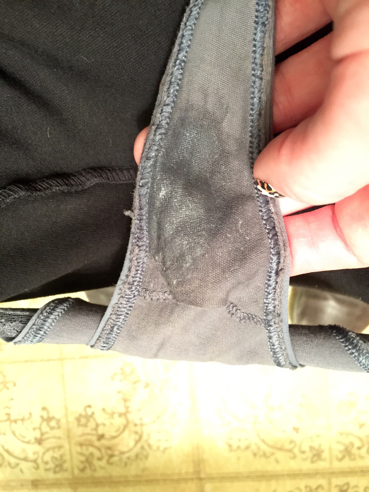 scentofpanties:  jigglybeanphalange:  Hump day panties! Seeing the wetness in my