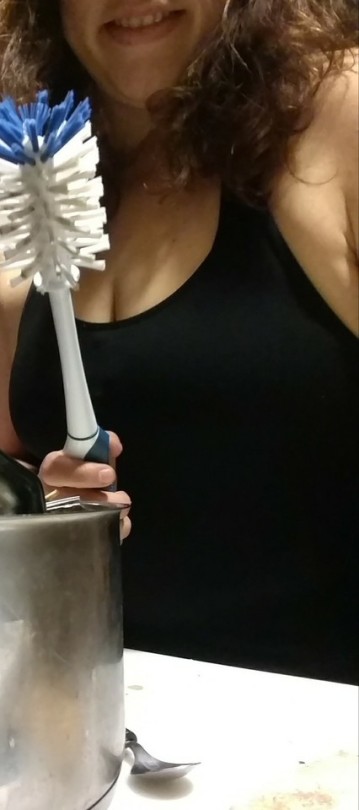 goodgirlsdoresearch: Daddy’s love language is Acts of Service.  So lately, I’ve been asking “How may I serve you, Sir?” And doing whatever he answers. 😍😈 I said in another post that Daddy is running on empty,  and he fills my tank, (and