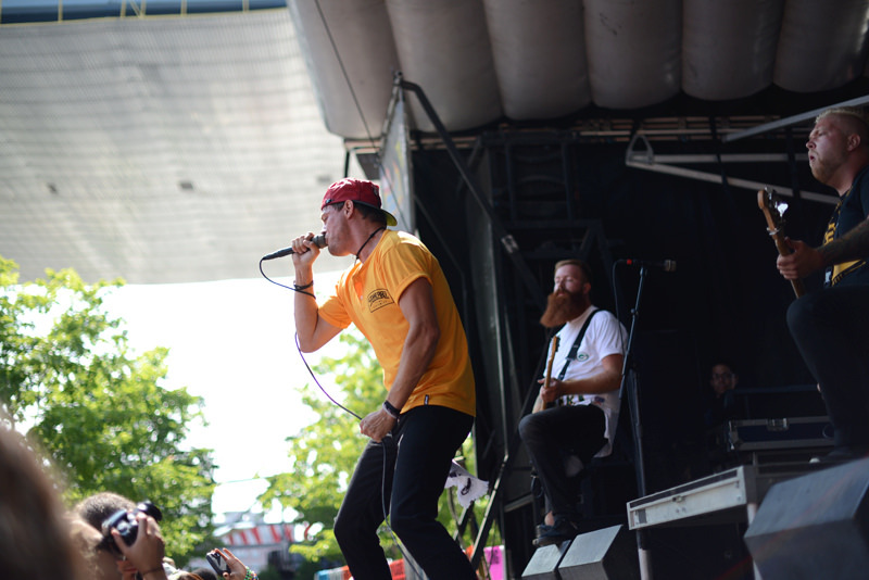 tallandsad:  The Color Morale (by areyesphotos) 