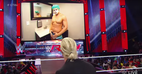WWE RAW Dolph Ziegler leaκs The Miz’s personal photos, then challenges him to a fight bu