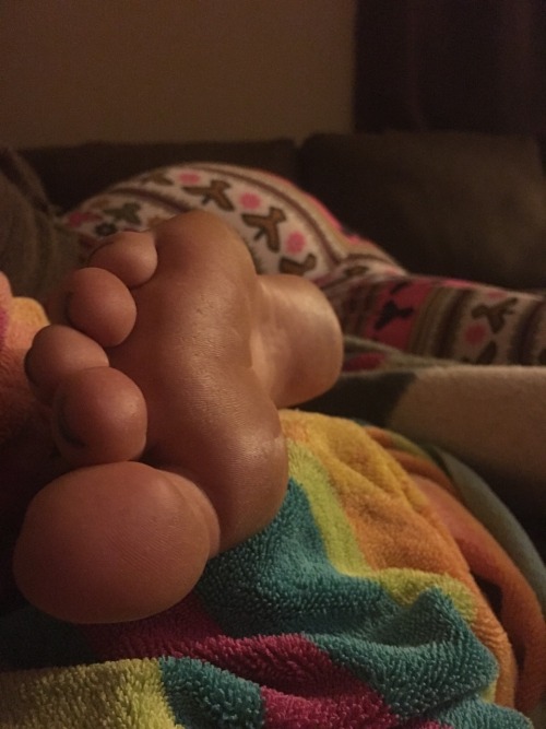 opentolife37: These soles and these Toes are just incredible!! im Waiting… 