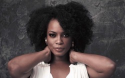 Perfect-Black-Beauty:  Aunjanue Ellis.