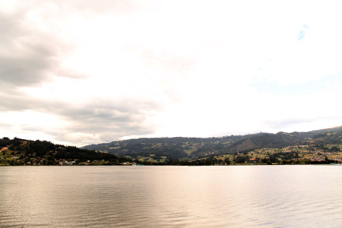 Lago Sochagota / Paipa / Boyacá - Colombia © Mel D.