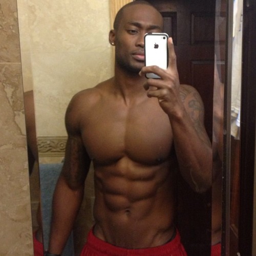 black-wade:  (via Guys with iPhones)