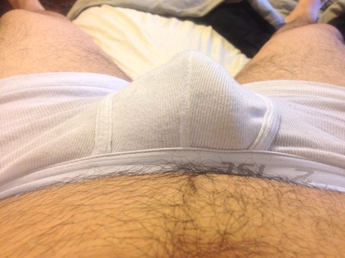 imhereforthemen:  Hi there. Why, hello! (symbolisticwhitewalls) 