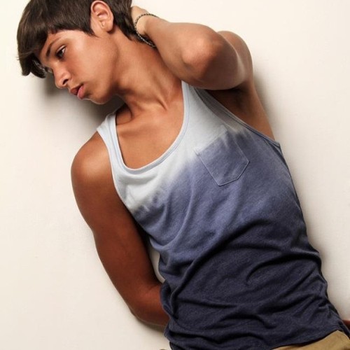 boyzwhat2:  æ♥  gorgeous 