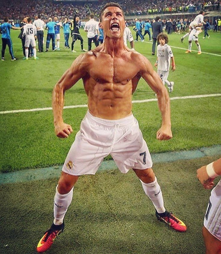 cristiano ronaldo on Tumblr  Cristiano ronaldo, Futebol masculino