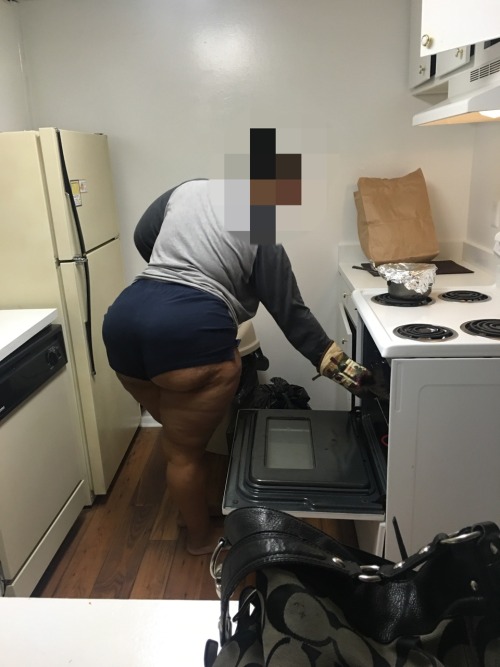 XXX gtd912:  In the kitchen making it do what photo