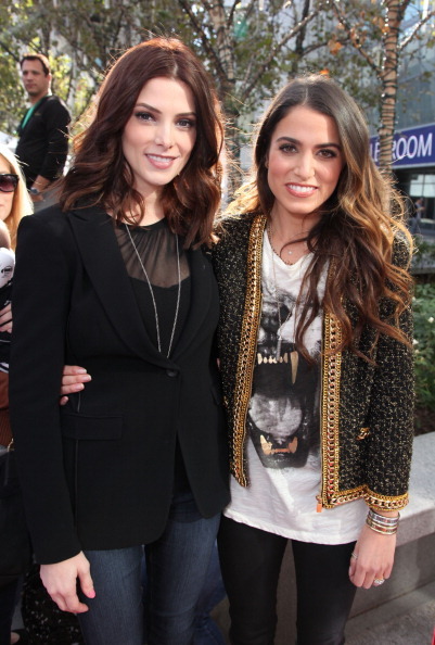 kristenstewartashleygreene:  The Twilight Saga: Breaking Dawn Part 2 Fan Concert at the Nokia Plaza 10.11.12 