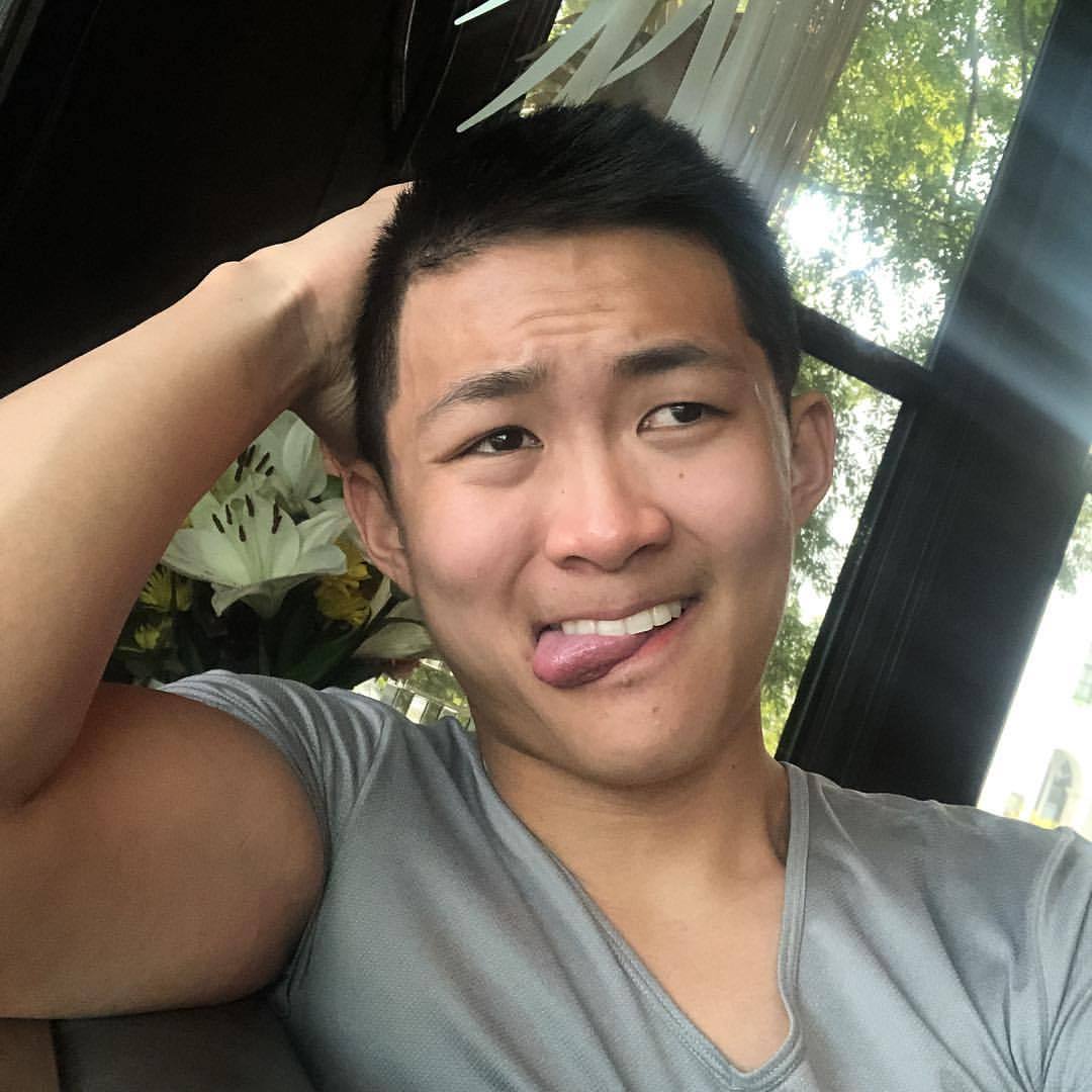 bigdickaznboy:  Mondays be like… 😝  My next show(s) is going to be TOMORROW,
