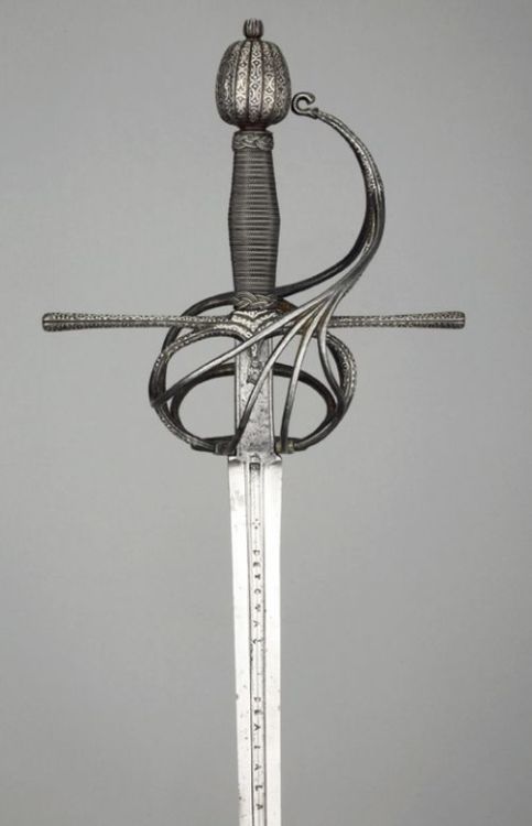 art-of-swords:RapierDated: 1610 - 1630Maker: Tomás de AyalaMedium: iron, steel, gold and silver, enc