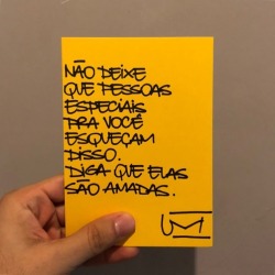 um-cartao:  Demonstre amor. (em Rio de Janeiro,