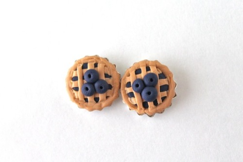 Happy #PiDay These pie earrings &amp; pie magnets are fresh from the oven and popped into my Etsy sh