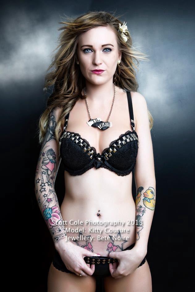 wealllovealternativemodels:  Kitty Couture. Scott Cole Photography.