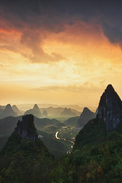 mstrkrftz:  The Valley Of Magic. by Darren J Bennett 