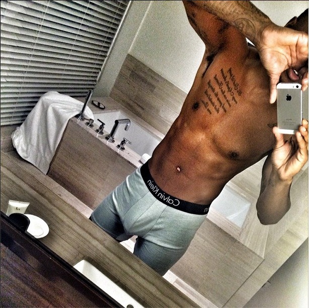 dredz0129:  charlibal:  Guys with Iphone series I’m officially a FAN Trey Trey