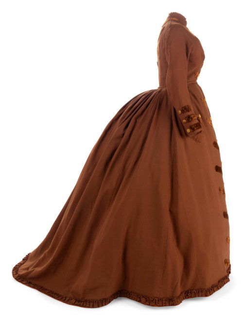 Walking dress, 1860′sFrom Hindman