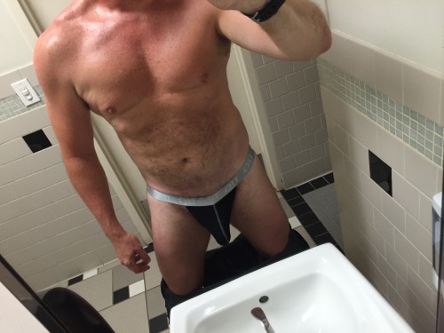 yessirfaggot:  stmax51:  Hot sweaty workout at the gym 😉  Love this Tumblr!  @stmax51 Follow this hot man and his hot penis!