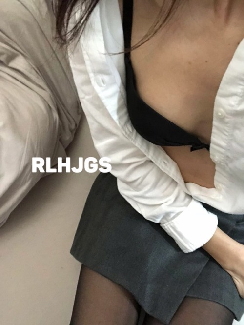 小母狗自拍诱惑。要加水印啦
