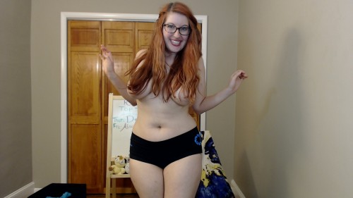 kayleepond:  I’m looking back on all of the places that I’ve ever done cam shows! These are the three different cam rooms that I’ve had and some different angles we’ve enjoyed in each of them!