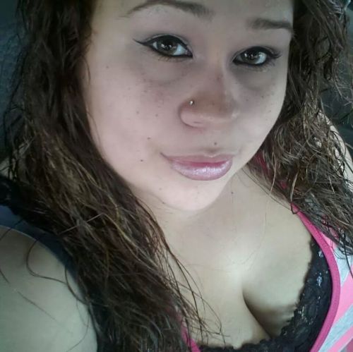 amateurmexicanalust:  Hola está es mi ex se llama Griselda Gutiérrez tiene 25 años vive en san angelo tx le encanta la verga me gustaría que pusieras su información la puedes encontrar en Facebook con el nombre de Griselda Gutiérrez en san angelo