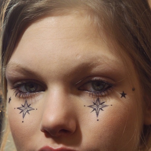 tumbledownthemountain:BACKSTAGE GIAMBA AW 2015/16. PHOTO, ISABEL MARTINEZ.