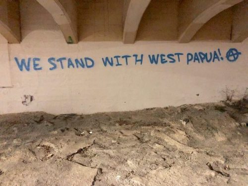 Anarchist Actions in Solidarity with West Papua On the night of 22.08.19, Anarchists in Gimuy (Cairn