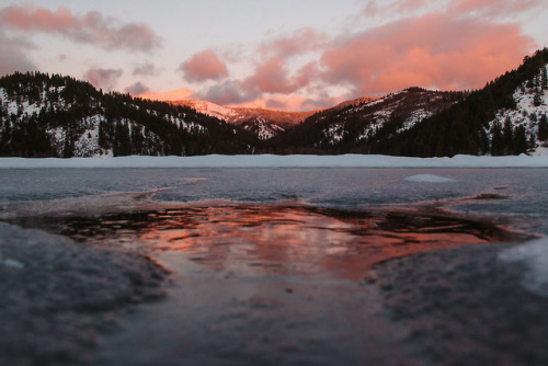 te5seract:Coyhaique, Chile &Freeman Lake, IdahobyJustin Mullet