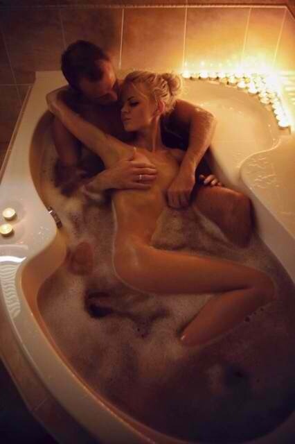 southern-sweetie1:Ahhhhh Romantic  Can there be anything more sensual than this?  Lovely!