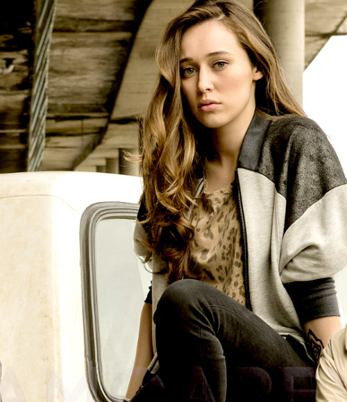 missdontcare-x: Alycia Debnam Carey as Alicia in Fear the Walking Dead