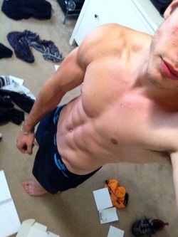 jockdays:  brodays:  Hot Self Pic Studs!