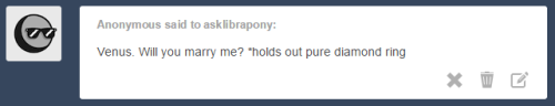 asklibrapony:  I like pretty jewelry!  >w< Darnit, Venus!